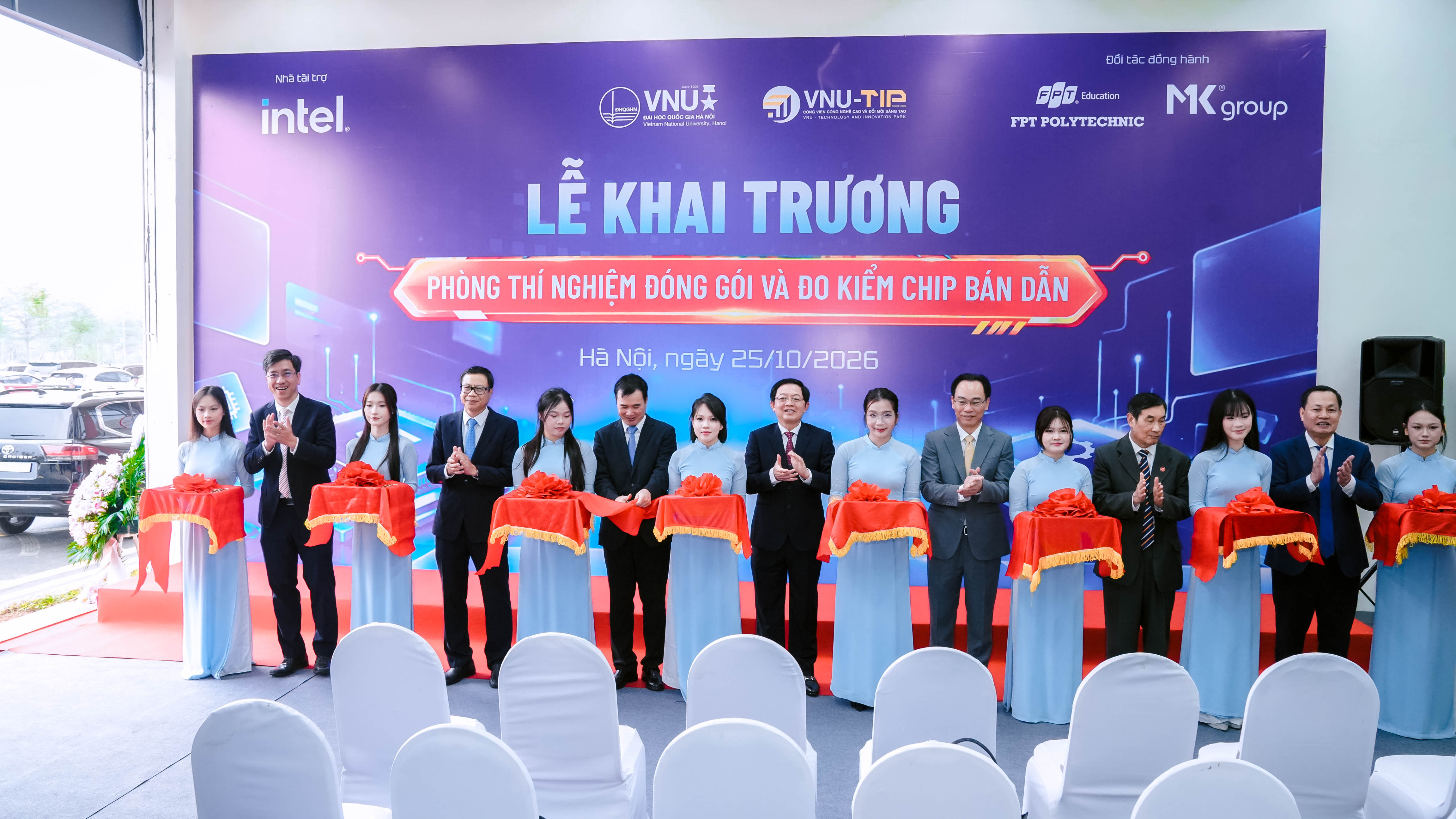 Khai trương Phòng thì nghiệm VNU-TIP